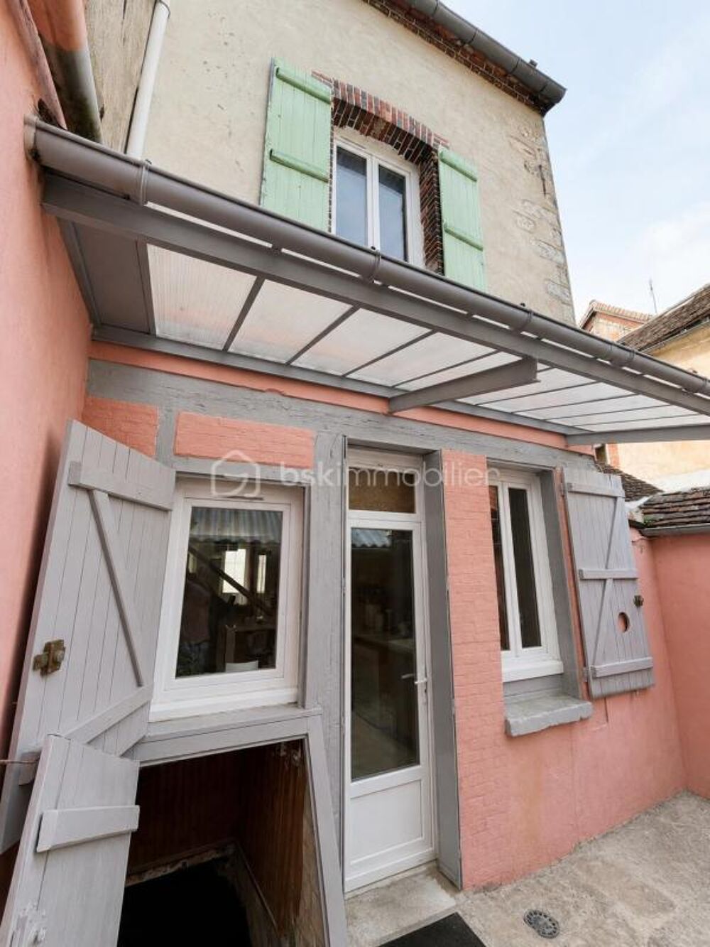 Maison de ville 70 m² avec garage et cour privative