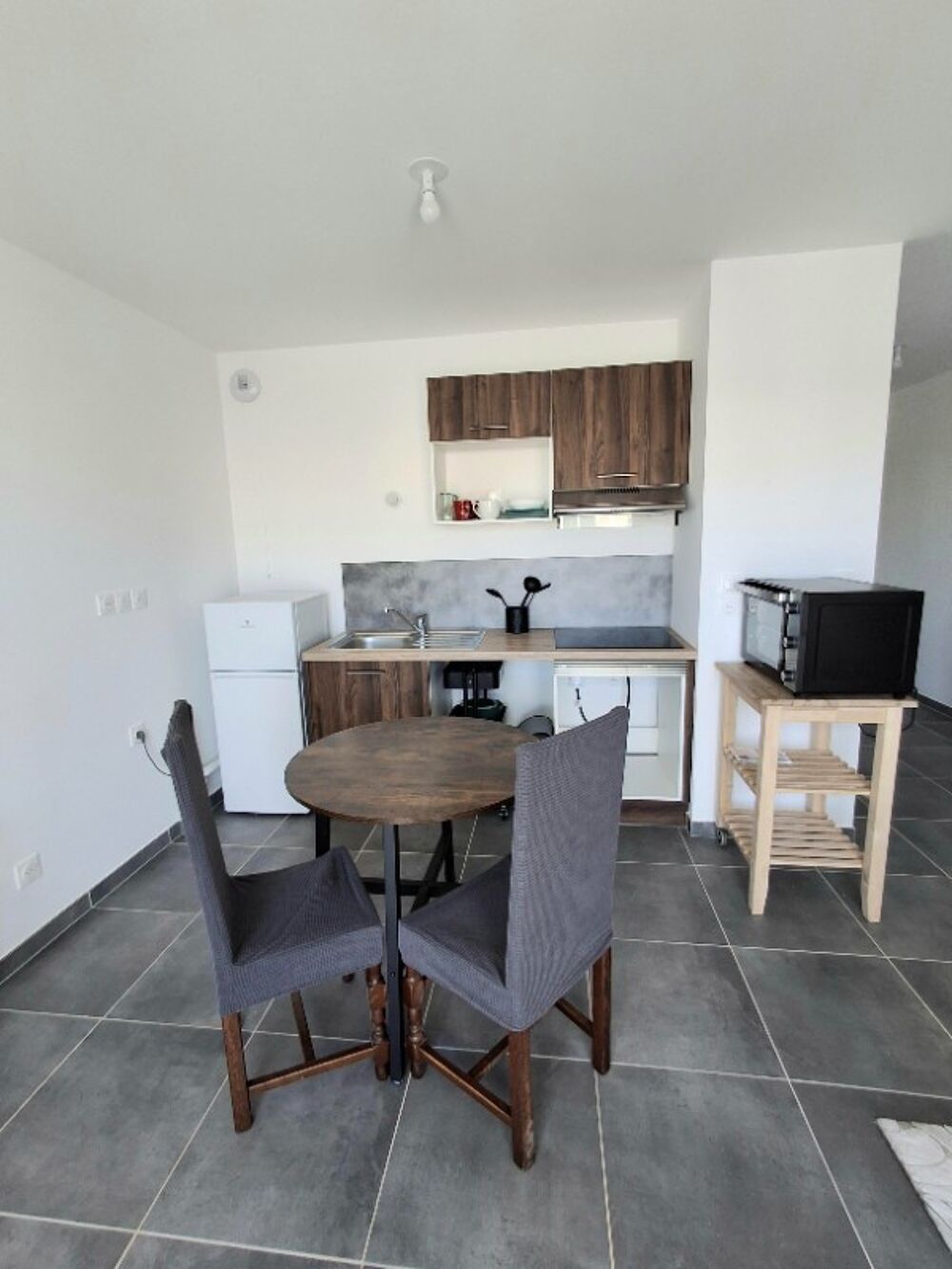 Location Appartement T1 NEUF meublé avec balcon et parking à MONTEUX Monteux