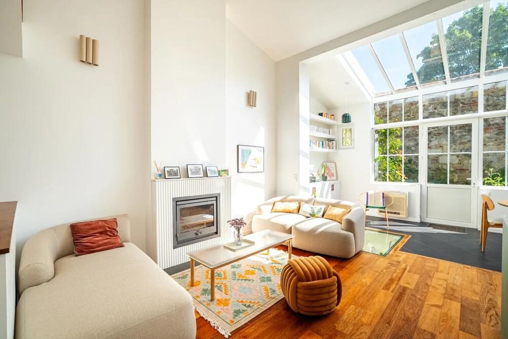 Maison en pierre rénovée de 142m² avec jardin  Saint Seurin