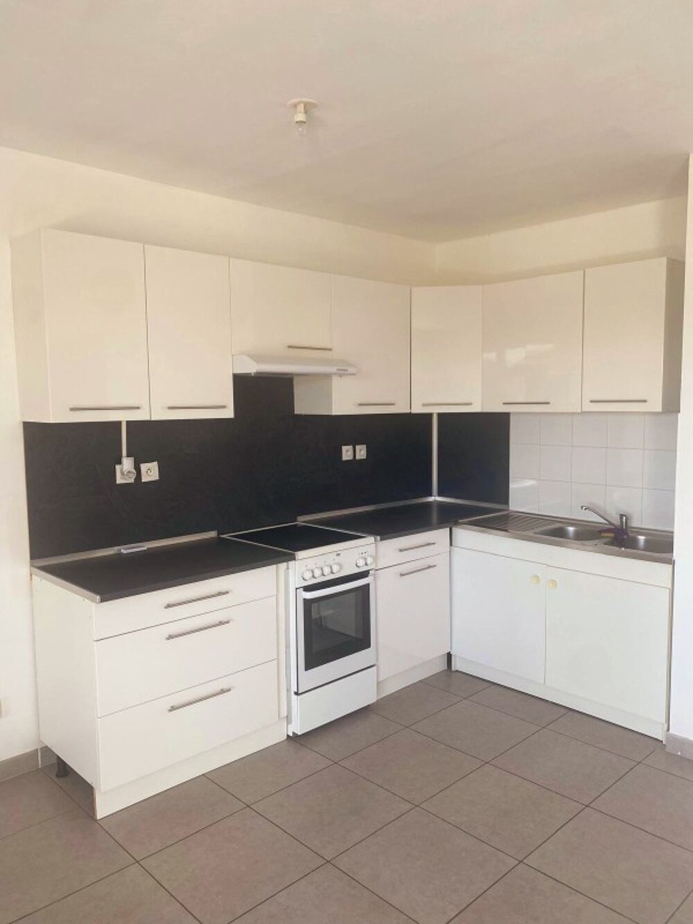 Location Appartement T2 avec balcon et parking à MARSEILLE Marseille 14