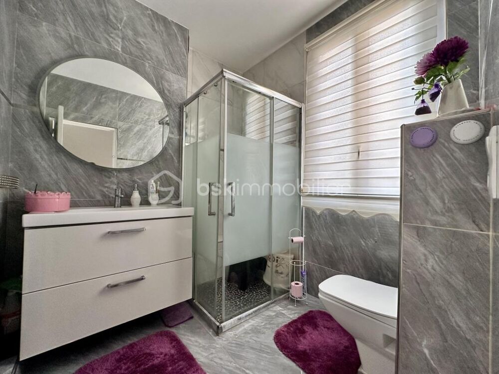 Vente Maison Stains – Rare : 3 maisons, 11 chambres, jardin et parkings – idéal investisseur / famille Stains