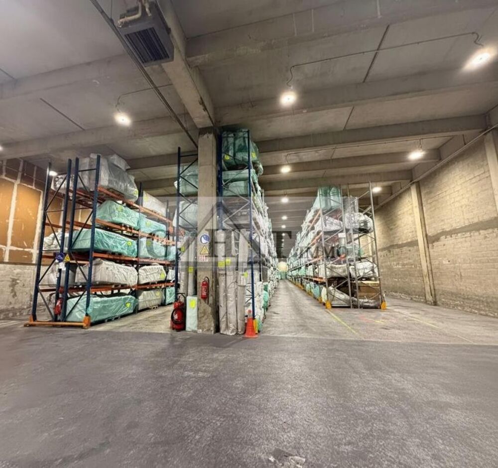   Local d'activité de 3784 m² à vendre à SARCELLES 