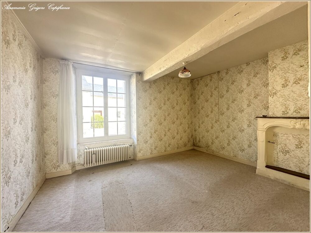 Vente Maison Loigny-La-Bataille - Maison de village - à rénover, combles aménageables, nombreuses dépendances, terrain 1 000 m² Loigny la bataille