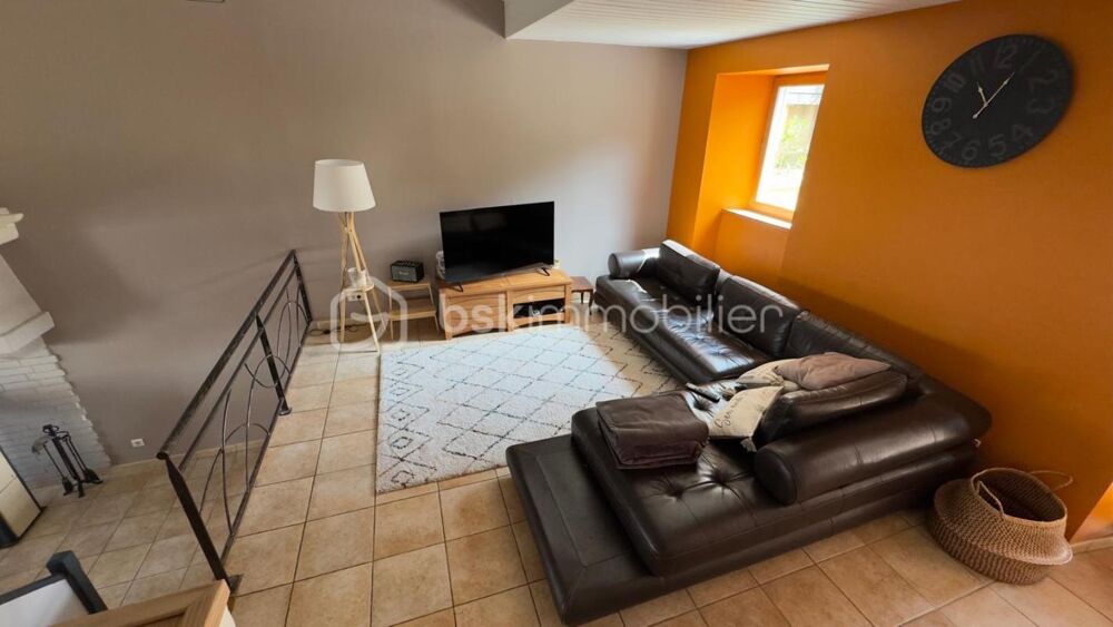 Vente Maison MAISON FAMILIALE AVEC TERRAIN ET PISCINE Neulise