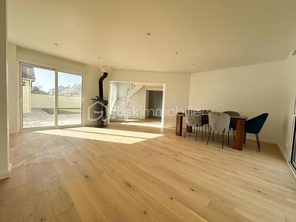 Vente Maison Secteur privilégié du Bourg, maison individuelle 4 chambres , grand garage indépendant avec porte et fenêtre Savigny le temple