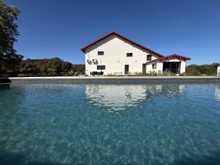  Propriété/château à vendre 14 pièces 576 m²