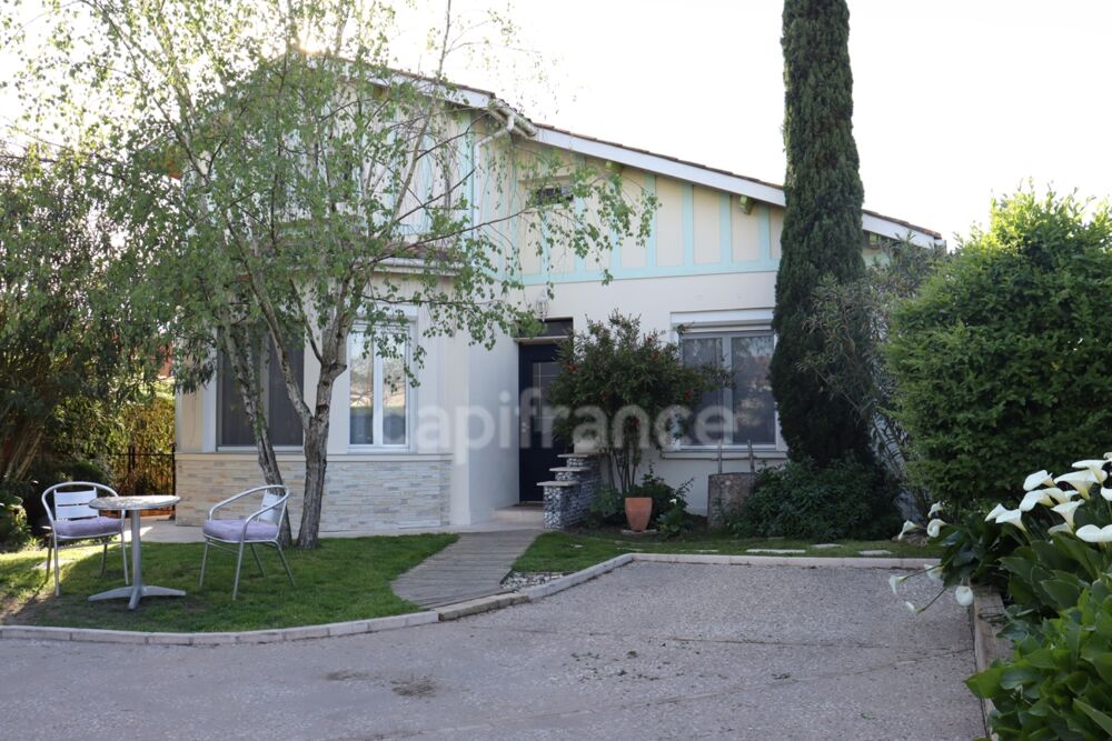 Maison de 116 m², 4 chambres, proche services à pieds, piscine, garage