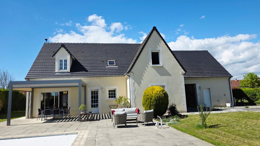 SAINT DOULCHARD MAISON 8 PIECES 6 CHAMBRES PISCINE GARAGE DÉPENDANCE