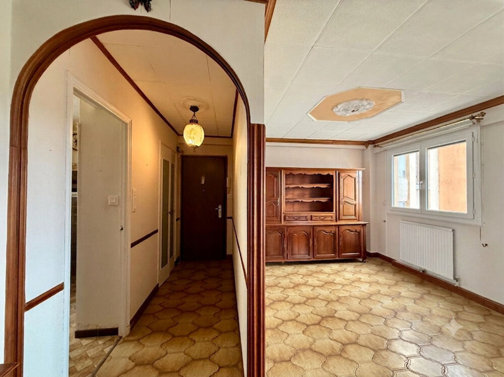 Vente Appartement Rare à la vente : Appartement à vendre 4 pièces avec vue d'exception sur la cité de Carcassonne. Prix de vente : 124200€ Carcassonne