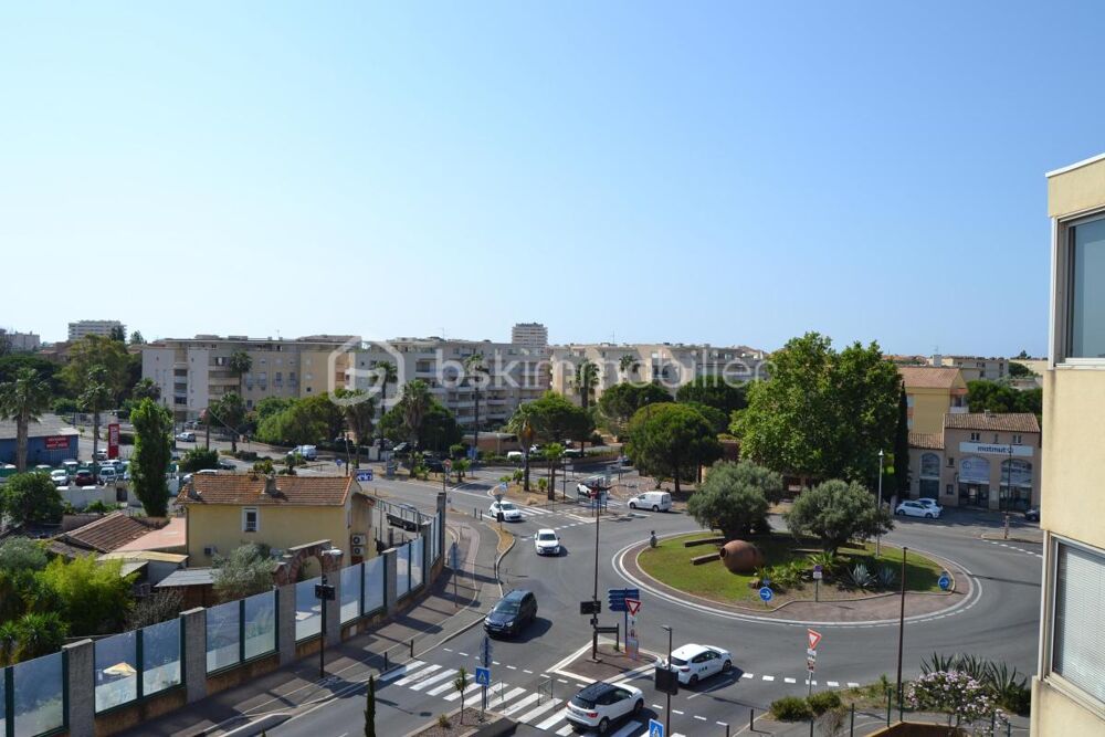Appartement T2 de 45 m2 avec terrasse, parking et cellier, quartier Horts Sables à Fréjus