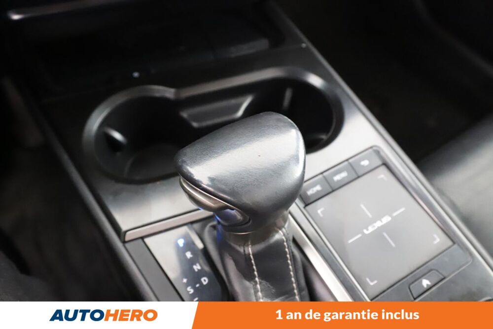 UX 250h Luxe 2WD 184 ch 2020 occasion 92130 Issy-les-Moulineaux