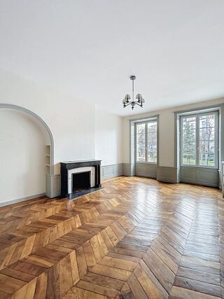  Appartement � louer 6 pi�ces 155 m�