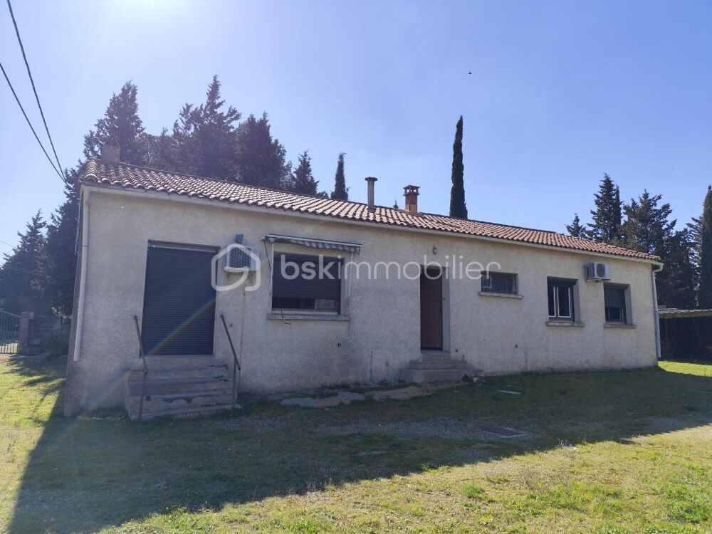 Maison familiale de plain-pied de 135 m2, parcelle de 1442 m2, 7 pièces, 5 chambres