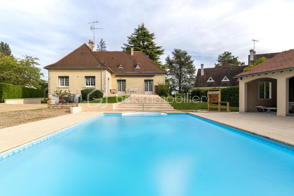 PROPRIÉTÉ FAMILIALE AVEC PISCINE ET PARC ARBORÉ  CHÂTEAUROUX