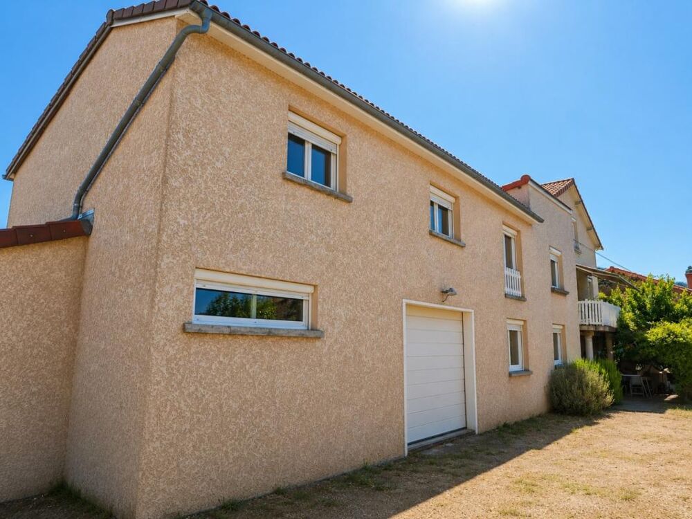 Maison 8 pièces 210 m² à Les Martres de Veyre