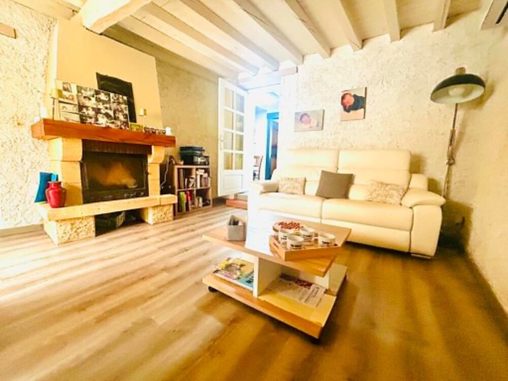 Vente Maison MAISON 100 M² AU CALME SANS VIS A VIS, 3 CHAMBRES, TERRAIN DE 859 m², TERRASSE DE 30m²,  GARAGE, DOUBLE VITRAGE, POMPE A CHALEUR Feurs