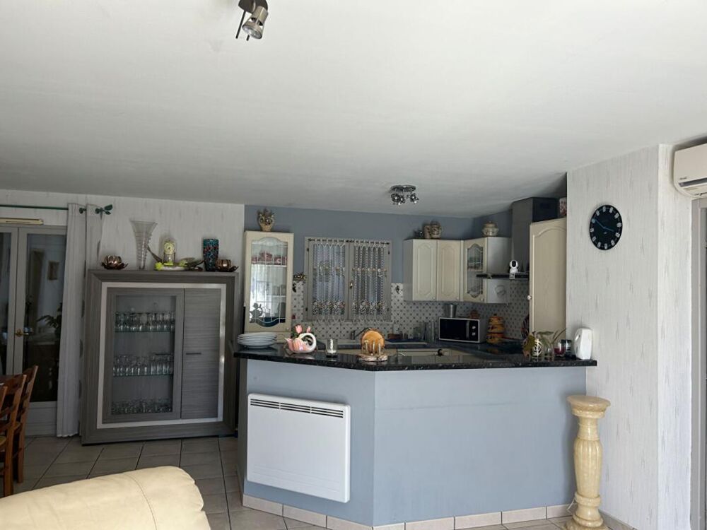 Vente Maison Maison Carbon Blanc 8 pièce(s) 192 m2 sur une parcelle de 1030 m2 Carbon blanc
