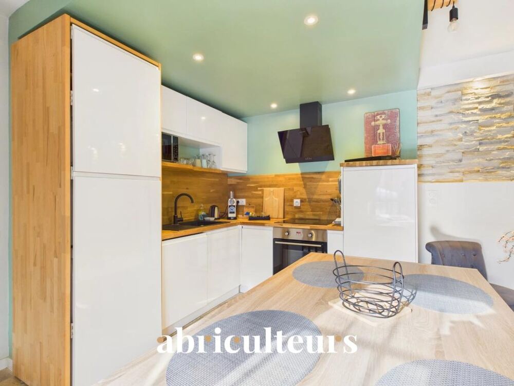 Vente Maison Maison de village rénovée avec 2 chambres à vendre à Grans (13450) Grans
