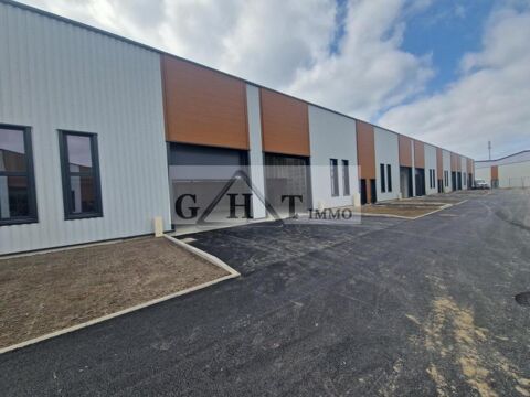 A LOUER 205 M² ENTREPOT ET BUREAUX NEUF A STAINS 2768 93240 Stains