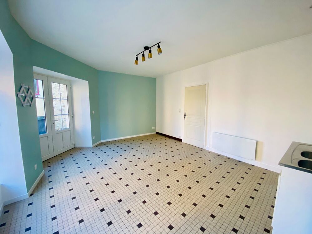 À Vendre : Maison de ville 3 chambres avec dépendance Mayenne 53200