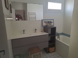  Appartement à louer 4 pièces 85 m²