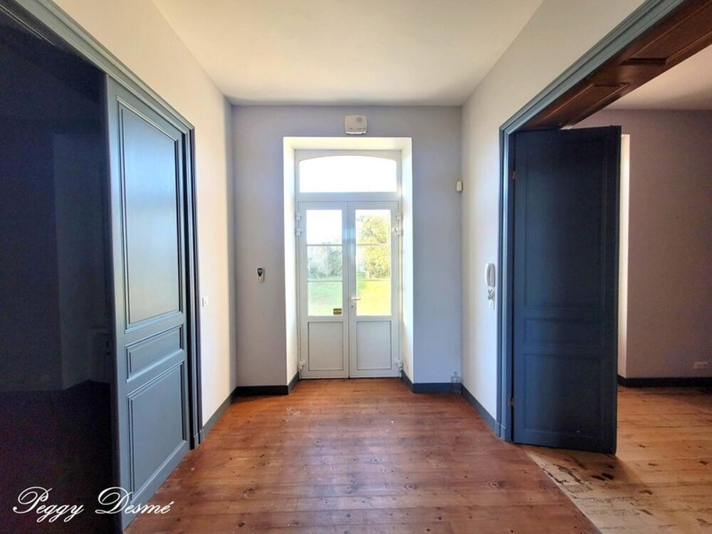 Propriété à vendre 14 pièces SAINT JEAN D'ANGELY (17) - Ancien domaine viticole, Bâti de 940 m2, Maison de maître, Dépendances
