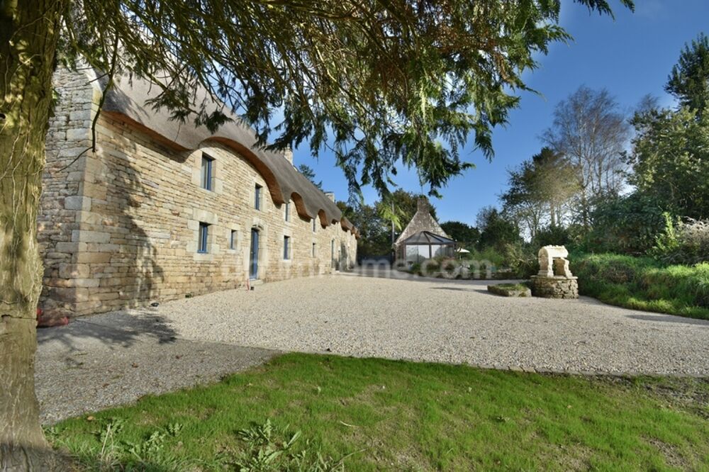 Ensemble de chaumiéres dont 270 m² rénové haut de gamme