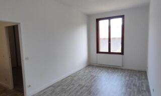 Appartement à louer 4 pièces 96 m²