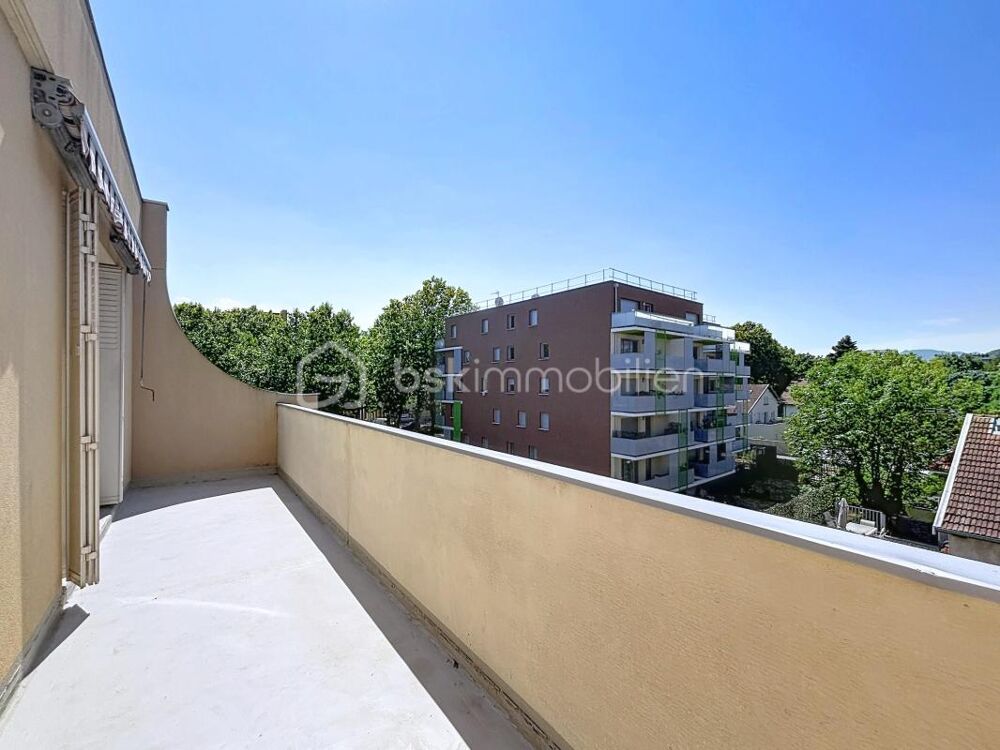 T4 en dernier étage avec terrasse et vues montagnes