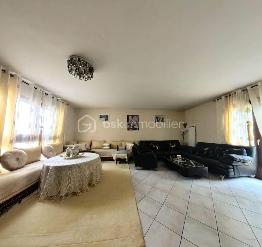 Spacieux 4 pièces de 113m² avec 2 balcons et 2 box à Livry-Gargan