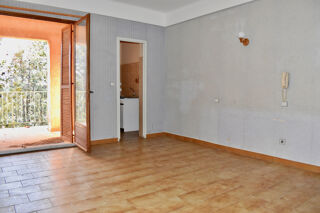  Immeuble à vendre 15 + pièces 920 m²