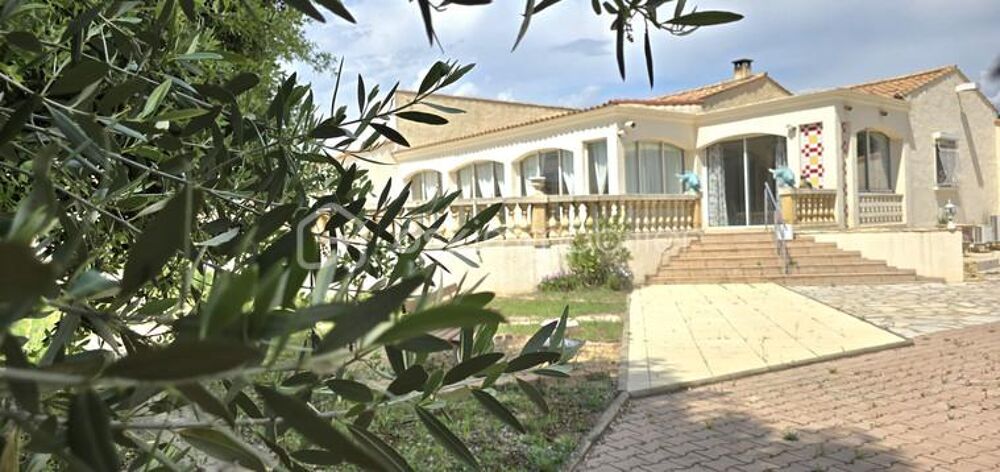 Comme 1 air d'une HACIENDA! 255 m² sur terrain de 3701 M² - Superbe POTENTIEL!