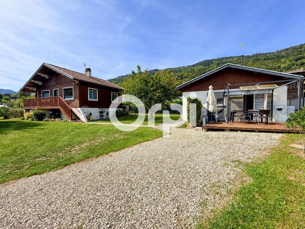 Vente Propriété/Château Ensemble immobilier avec habitation principale, dépendance et revenu locatif – Terrain de 1 004 m²<br><br>ALLEVARD-LES-BAINS – 3 Allevard