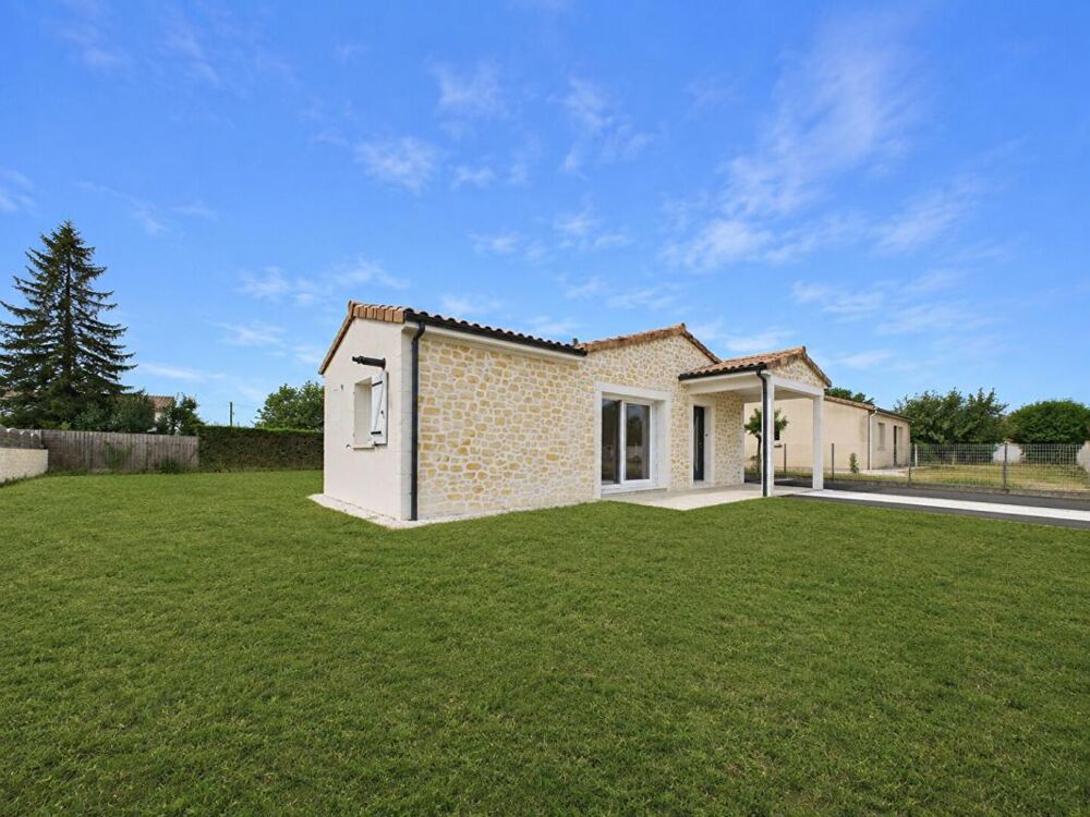 Maison neuve plain pied de 113 m2 à St Sauvant , 3 chambres , terrain de 741 m2 , garage