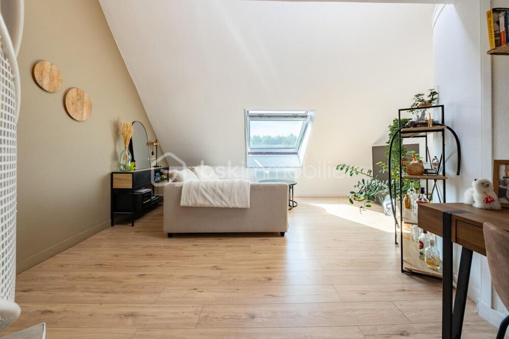 Vente Duplex/Triplex Très beau duplex rénové et baigné de lumière situé en plein cœur de l'amande ! Sens