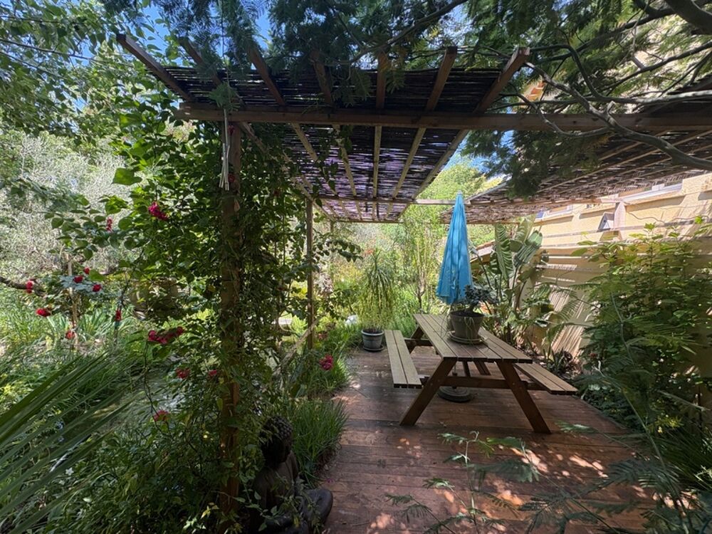 Vente Maison Maison de plus de 150 m² avec grand jardin arboré – Fréjus Frejus