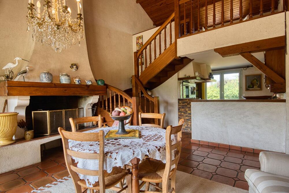 Maison Saint Fiacre Sur Maine 8 pièce(s) 157 m² sur une parcelle de plus de 1100 m²
