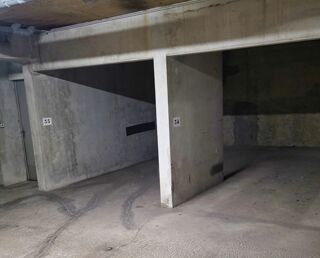  Parking / Garage à louer 15 m²
