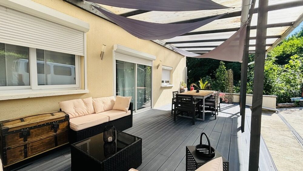 Maison à vendre 6 pièces 140 M² habitable, 4 chambres donc une suite parentale sur un terrain de 896 M², proche des commerces, é