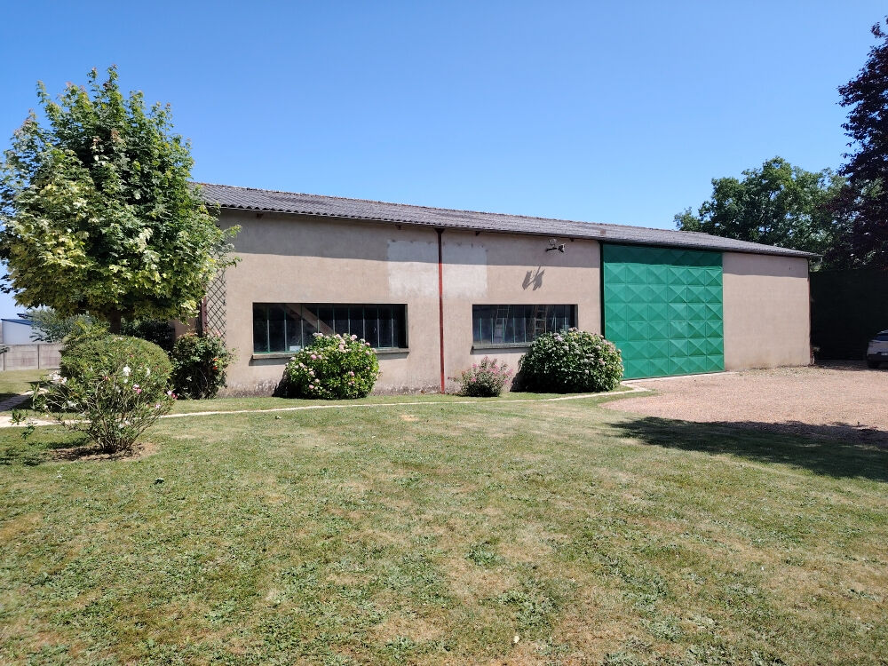 Maison avec Hangar à BONNEVAL