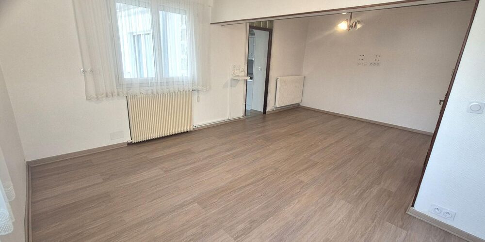 Belle Maison en Pierre ou de Caractère de 112 m² Rénovée avec Goût avec sa Cour fermée de 12 m², Terrasse de 56 m², Vérandas Cha