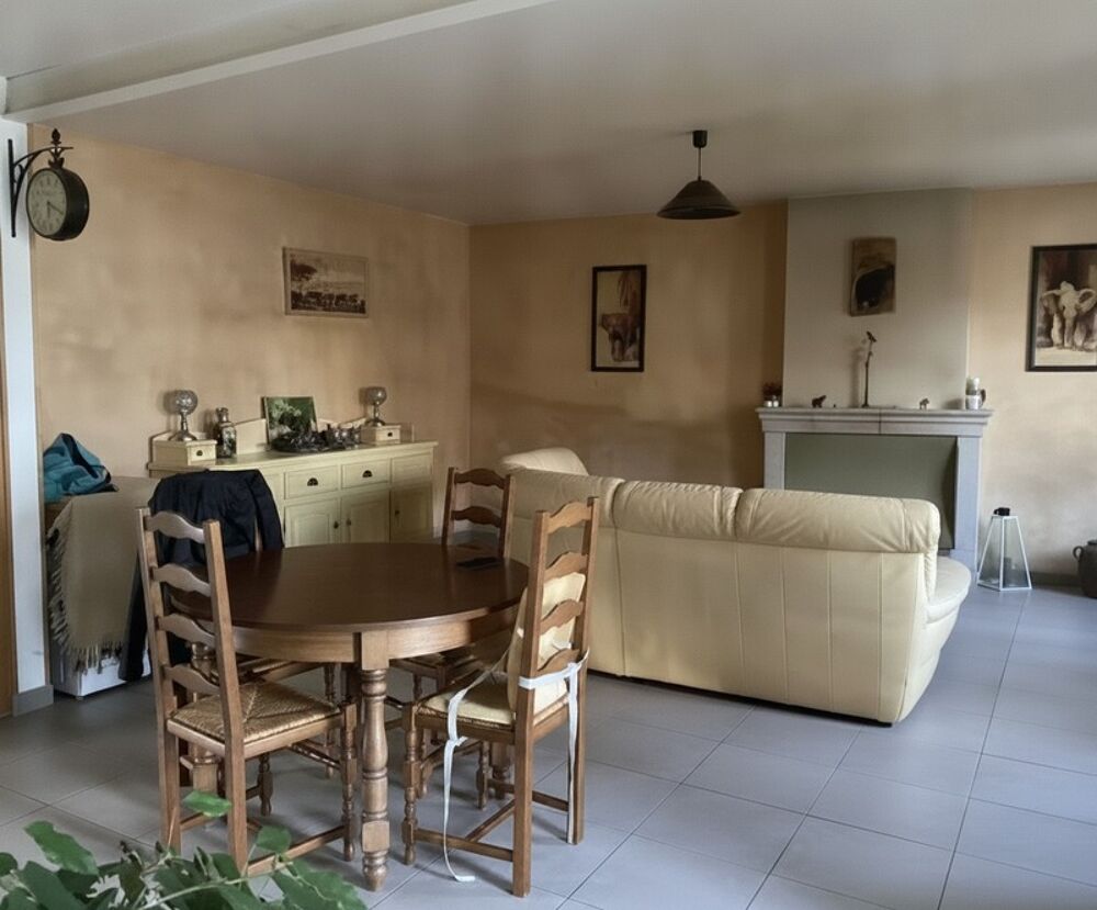 A vendre maison de bourg 5 pièces à Baracé