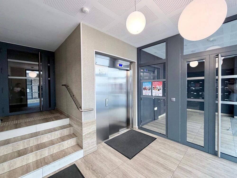 Magnifique 3 pièces traversant de 71 m² avec balcon, loggia et cave
