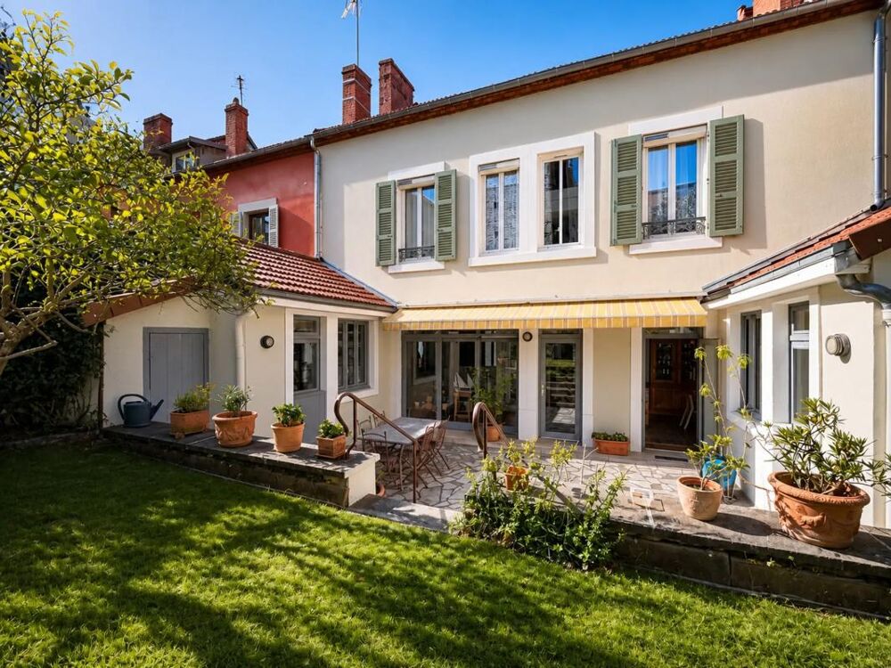 Maison de 9 pièces de 218 m² situé à Vichy
