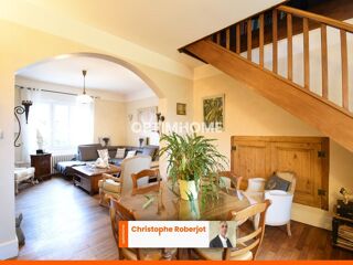  Maison  vendre 9 pices 230 m