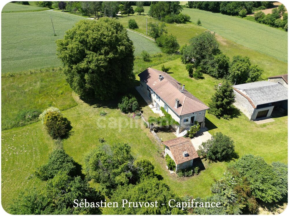 Champagnac de Belair (24), Dordogne, Maison en pierre à vendre, 211 m², 6 Pièces, Terrain 4 332 m², 5 chambres, Gîte, Atelier