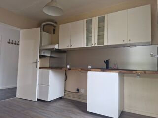  Appartement à louer 3 pièces 81 m²