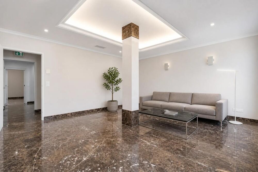 Appartement ensemble de bureaux 6 pièces de 152 m² à Avignon