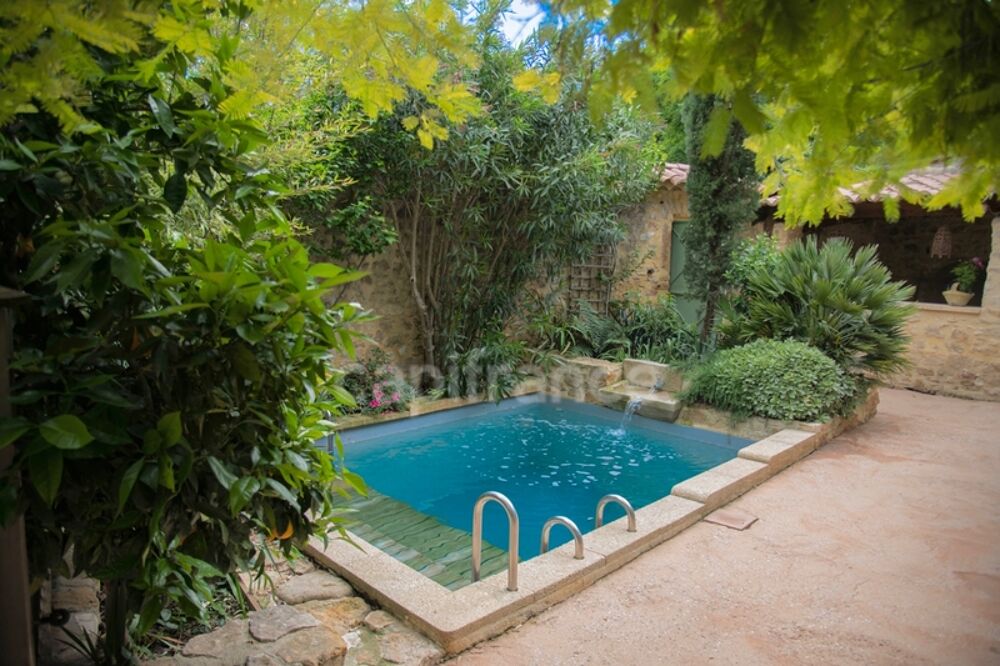 � vendre  Propri�t�/ch�teau Uz�s (30700)