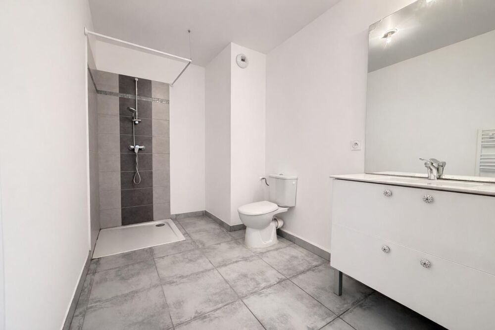 Vente Appartement Appartement T2 avec grande terrasse à 800m de la plage - LE LAVANDOU Le lavandou